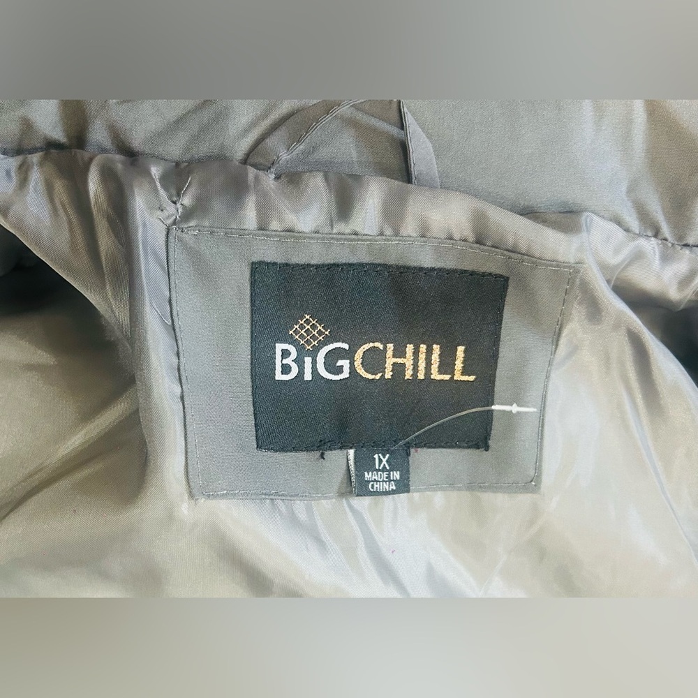 NWOT Big Chill SZ 1X Gray puffer vest w/gun metal zipper accents/bust 48” - Picture 8 of 8